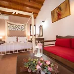 Hovolo 3*
