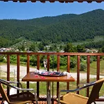 Hovolo 3*