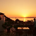 Hovolo Aparthotel Neo Klima