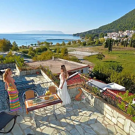 Hovolo 3*