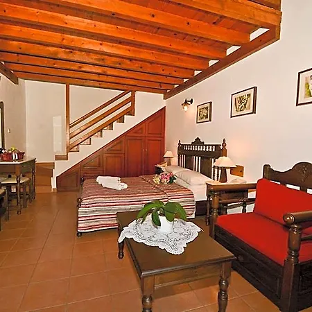 Hovolo 3*