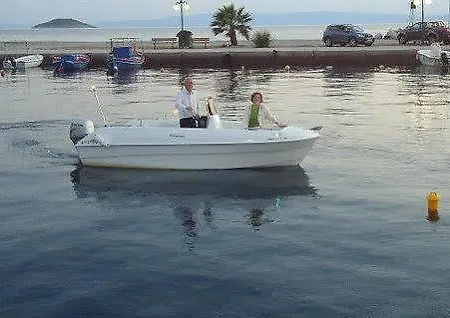 アパートホテル ホボロ 3*